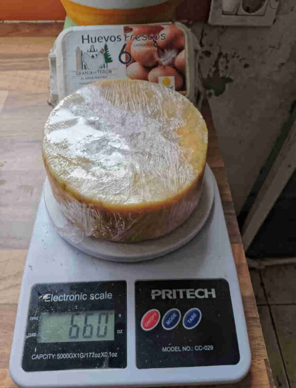 Queso Flor de Cabra Curado 660g